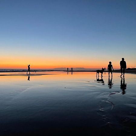 Sea View & Sundown, 150M From The Beach And Surf Spots Costa de Caparica Εξωτερικό φωτογραφία